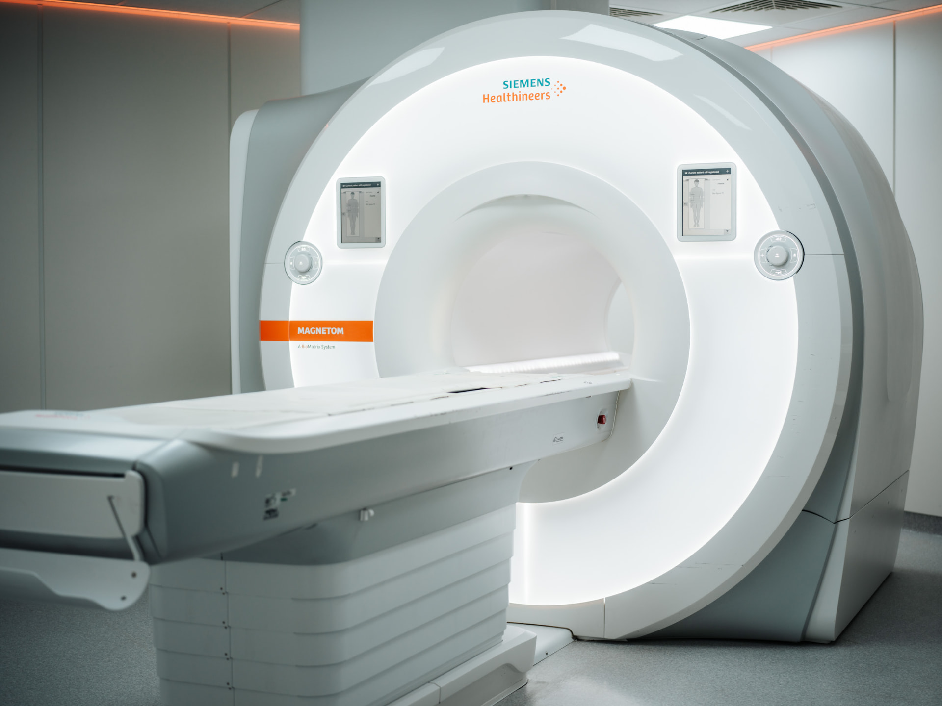 Siemens Healthineers MRT-Gerät im Untersuchungsraum der Privatordination Spittal an der Drau